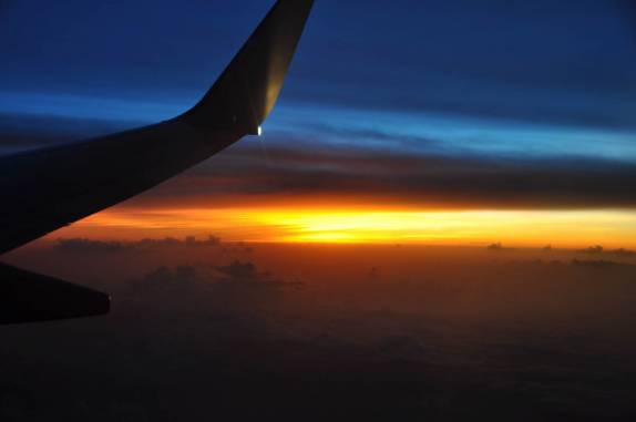 Vôo no pôr-do-sol sobre o mar do Caribe, em direção ao Suriname. Fim da temporada caribenha...